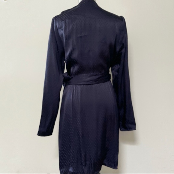 Aritzia Wilfred Callie satin long sleeve wrap dress - Picture 4 of 9